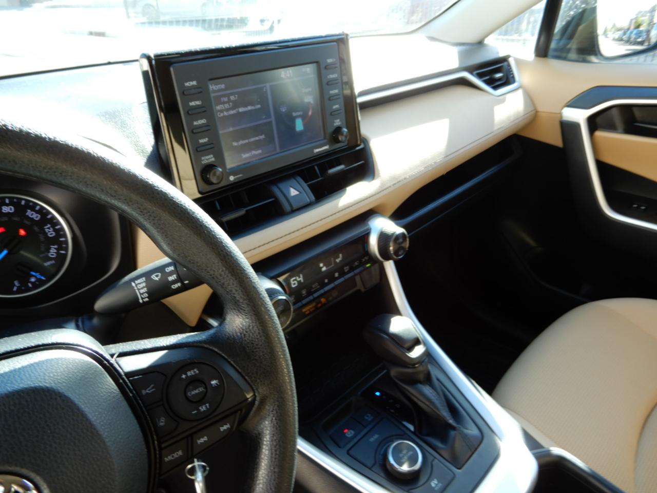 Toyota RAV4 Hybrid LE AWD (Natl) 2022