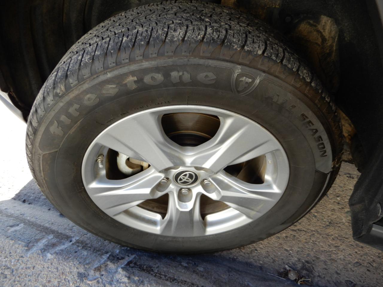 Toyota RAV4 Hybrid LE AWD (Natl) 2022