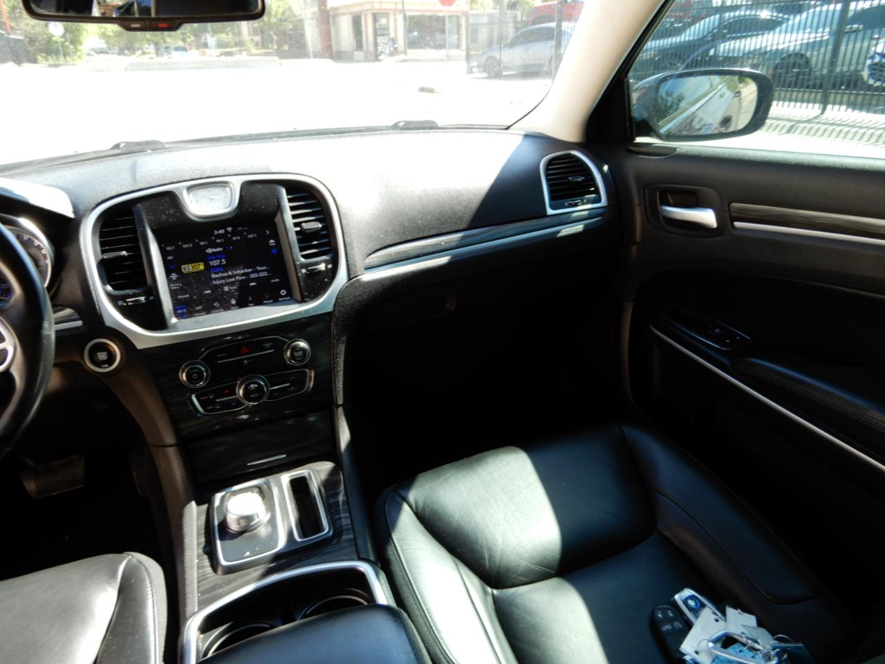 Chrysler 300 Touring L RWD 2020
