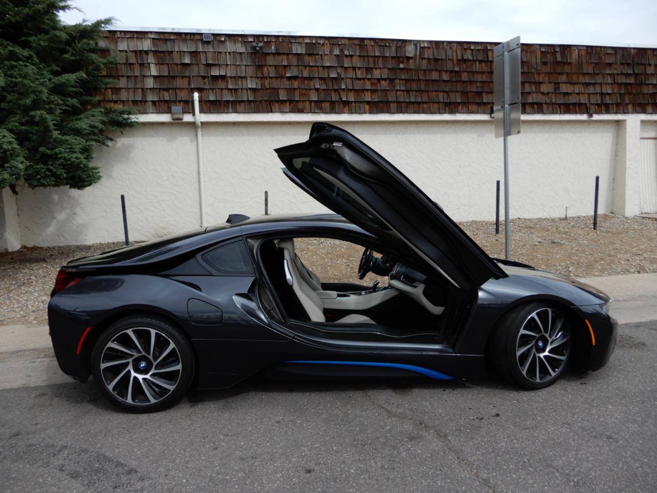 BMW i8 2dr Cpe 2016