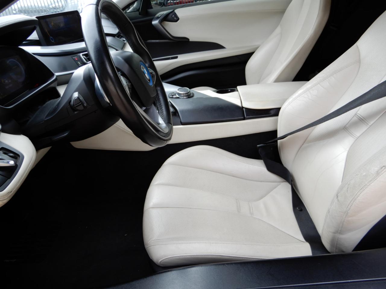 BMW i8 2dr Cpe 2016