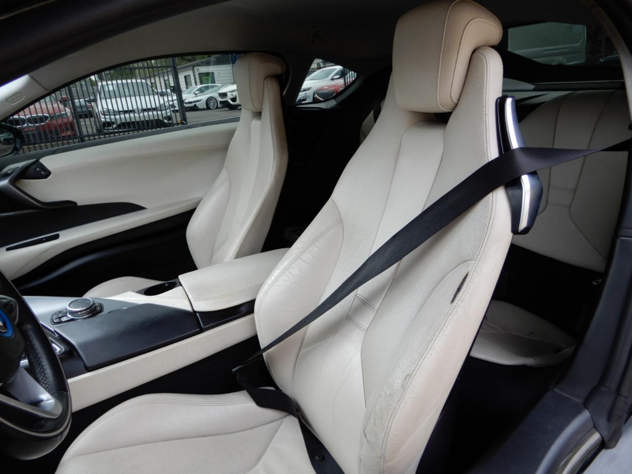 BMW i8 2dr Cpe 2016