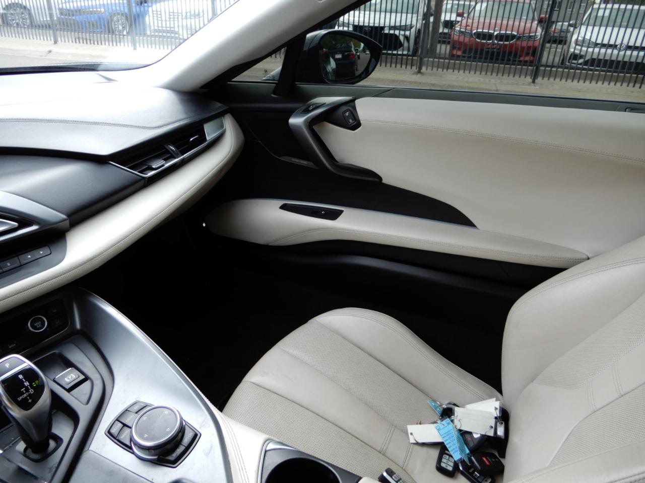 BMW i8 2dr Cpe 2016