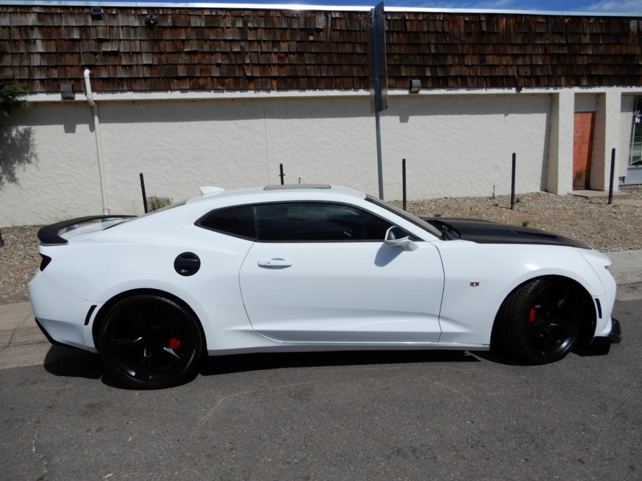 Chevrolet Camaro 2dr Cpe 1SS 2017