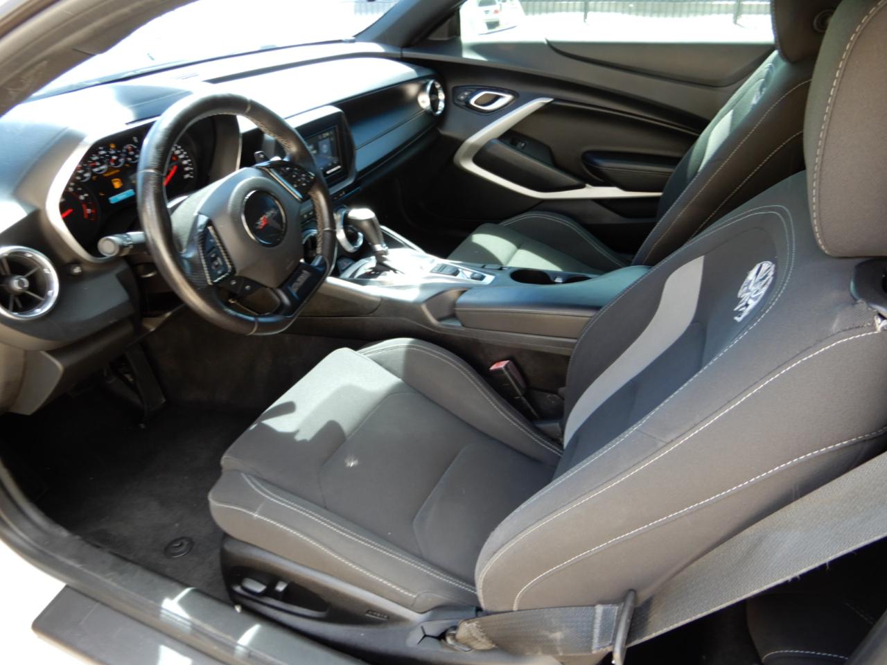 Chevrolet Camaro 2dr Cpe 1SS 2017