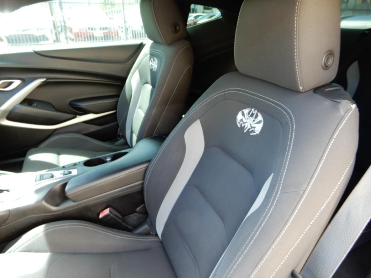 Chevrolet Camaro 2dr Cpe 1SS 2017