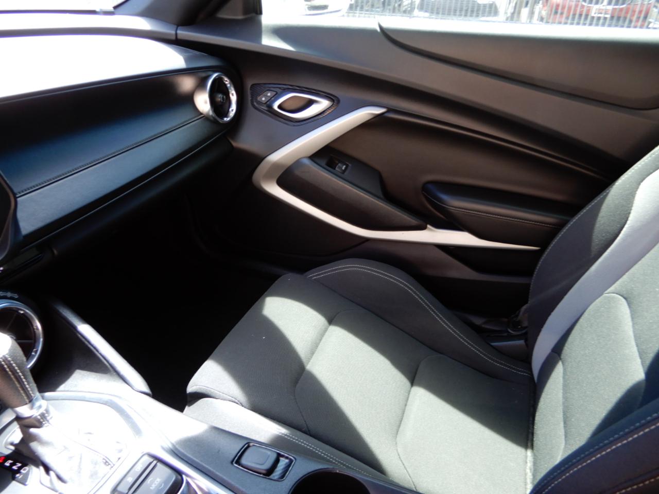 Chevrolet Camaro 2dr Cpe 1SS 2017