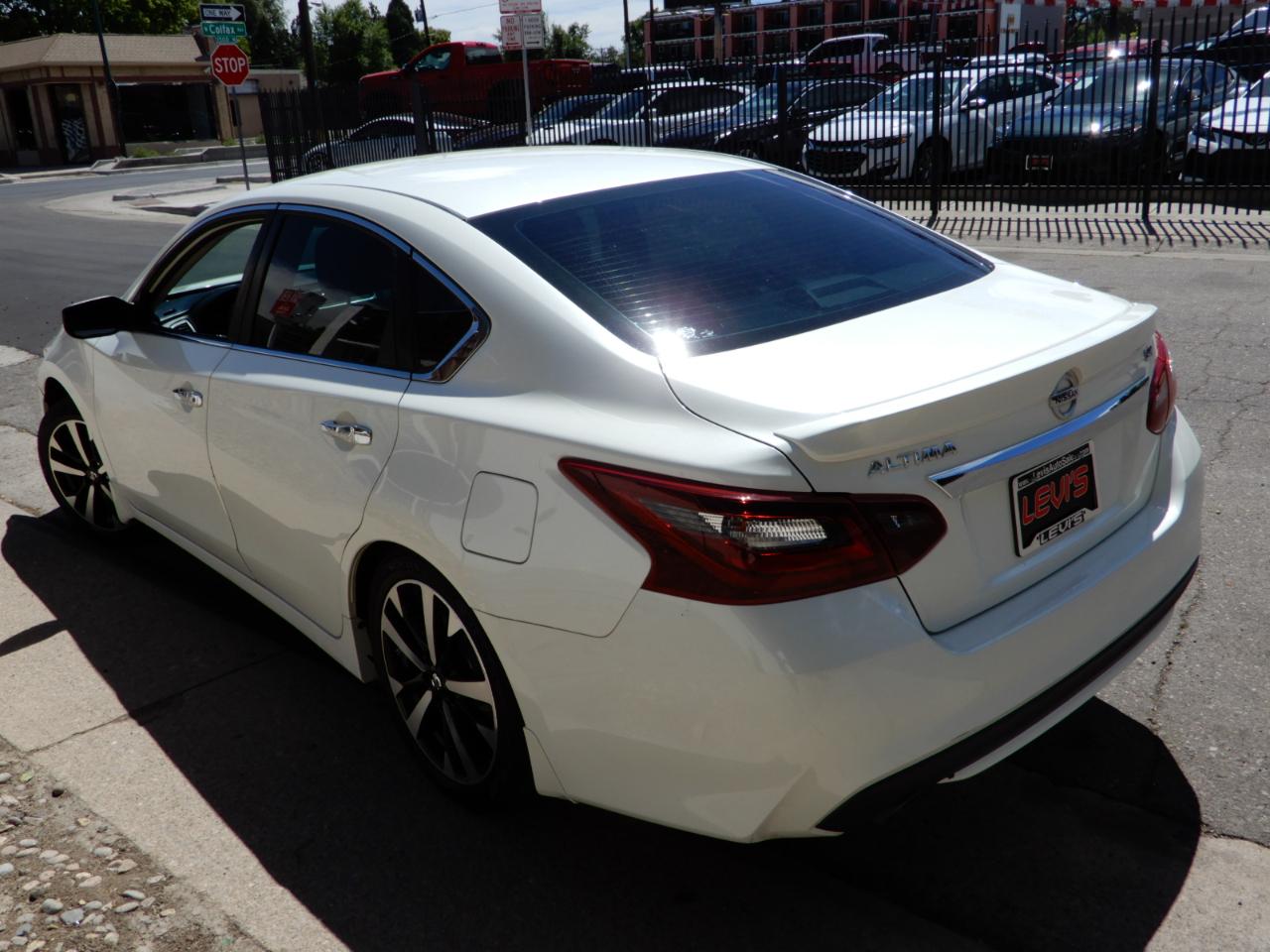 Nissan Altima 2.5 SR Sedan 2018