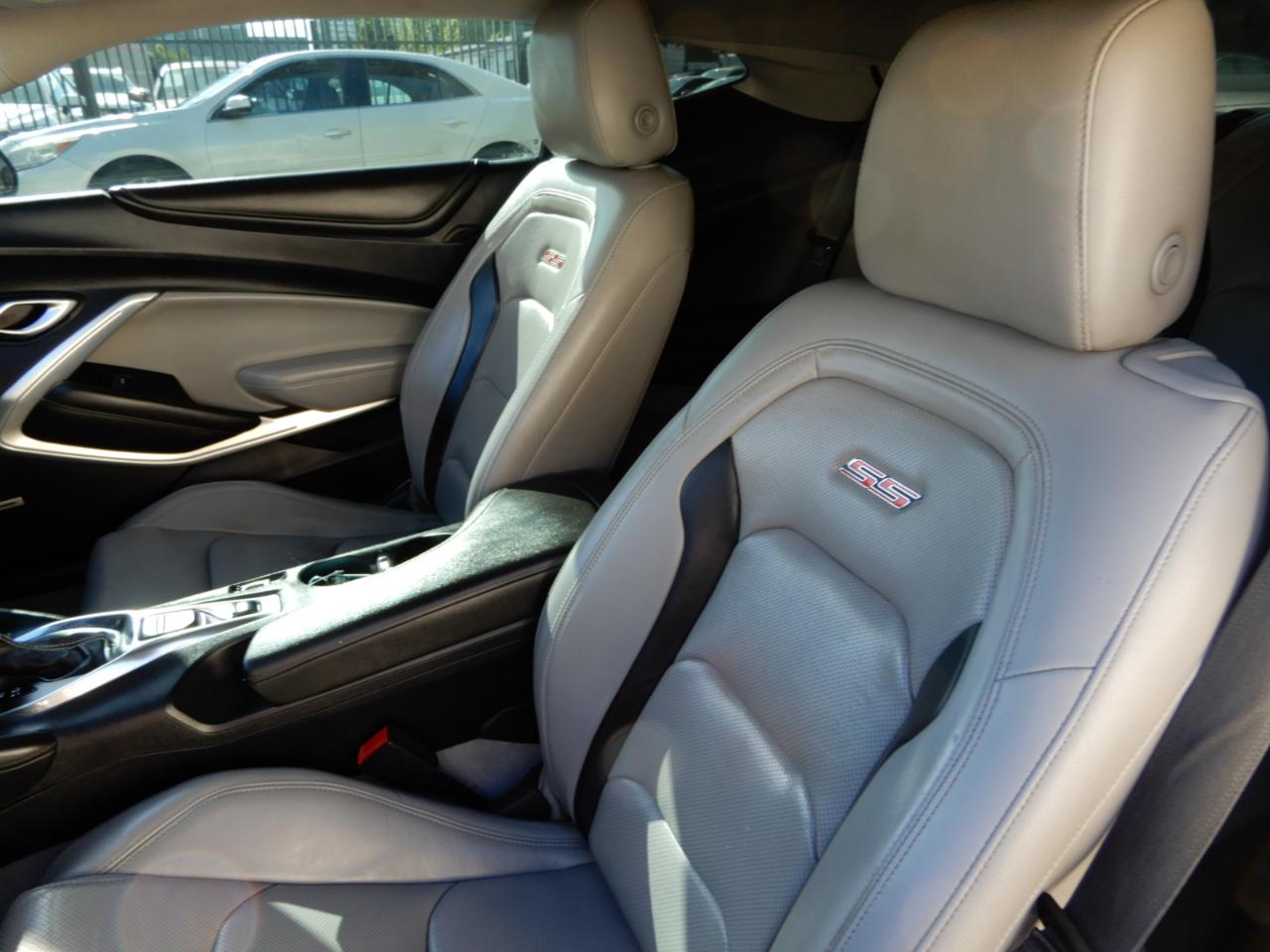 Chevrolet Camaro 2dr Cpe 2SS 2020