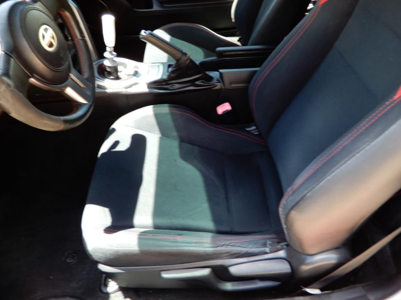 Scion FR-S 2dr Cpe Man (Natl) 2015