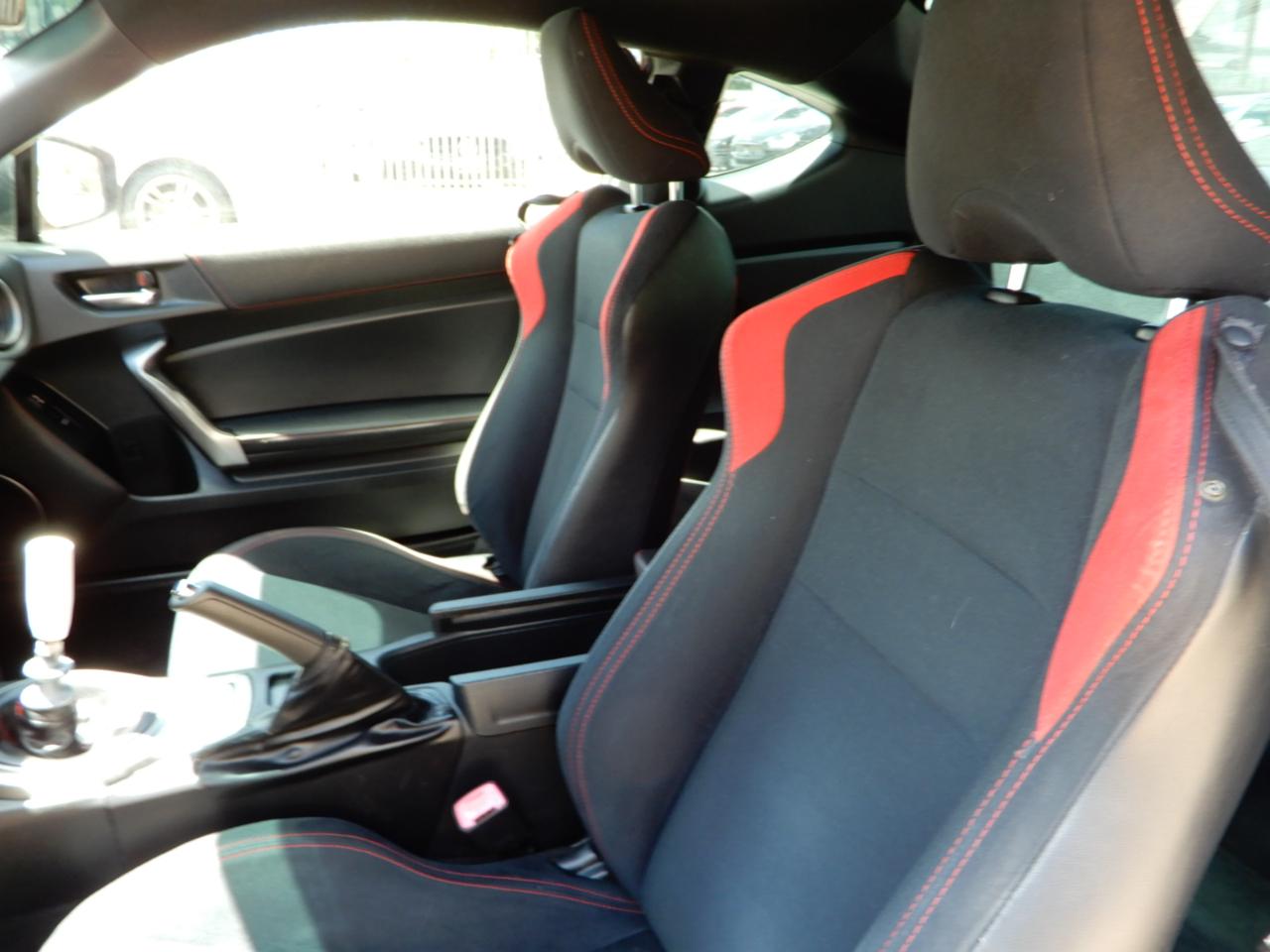 Scion FR-S 2dr Cpe Man (Natl) 2015