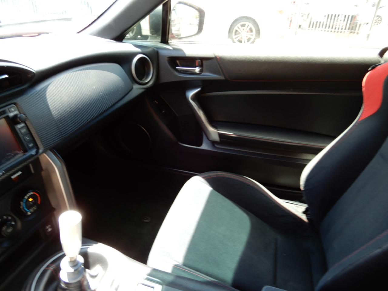 Scion FR-S 2dr Cpe Man (Natl) 2015