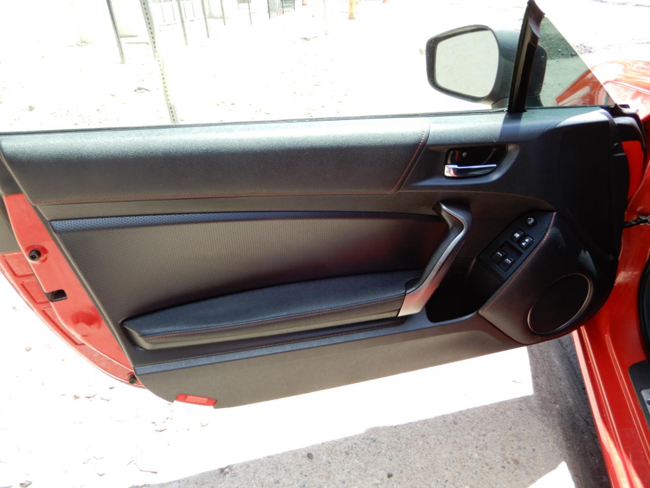 Scion FR-S 2dr Cpe Man (Natl) 2015
