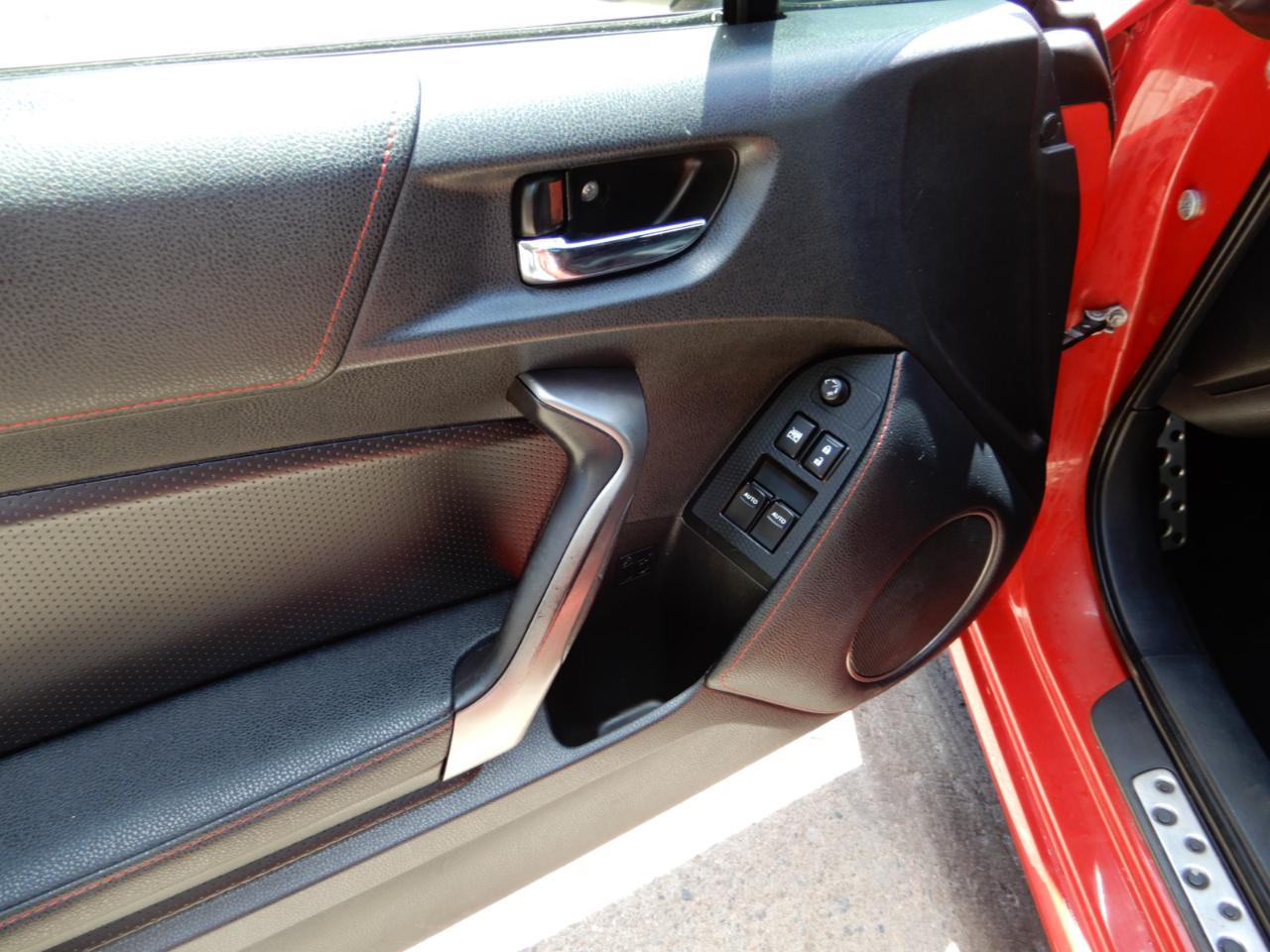 Scion FR-S 2dr Cpe Man (Natl) 2015