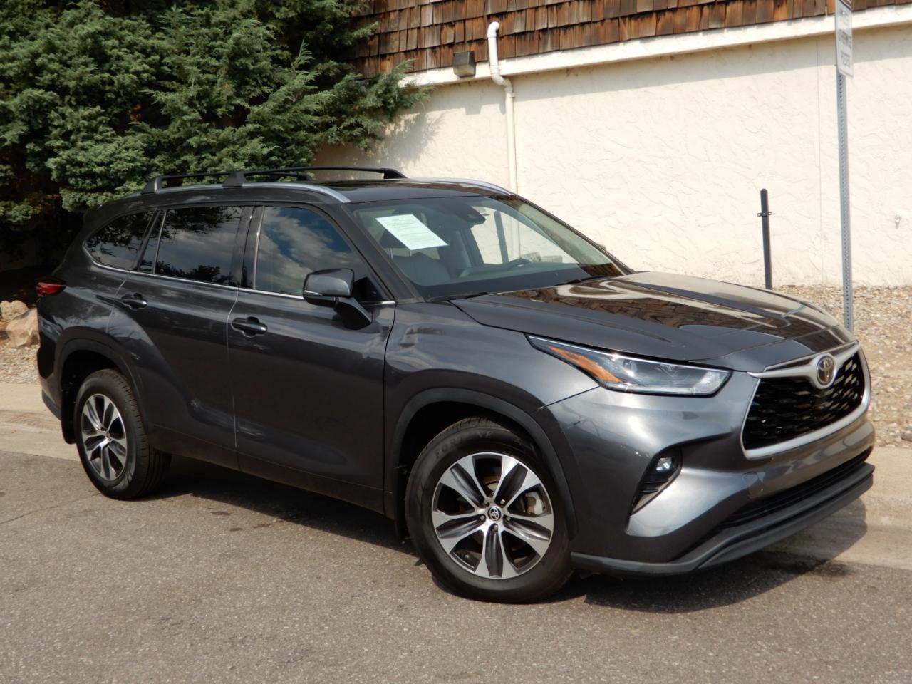 Toyota Highlander XLE AWD (Natl) 2021
