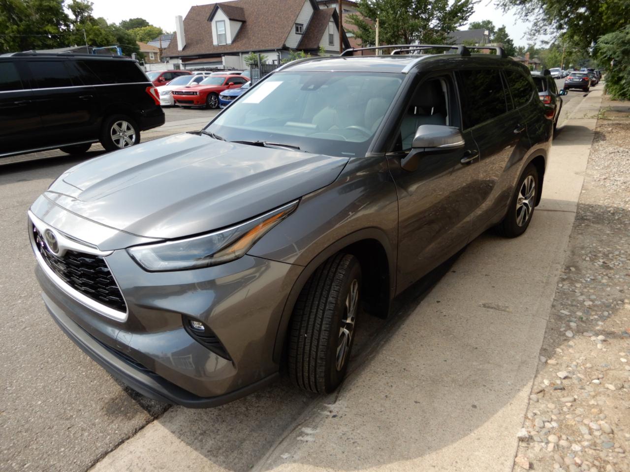 Toyota Highlander XLE AWD (Natl) 2021
