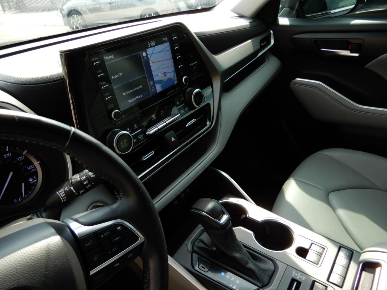 Toyota Highlander XLE AWD (Natl) 2021