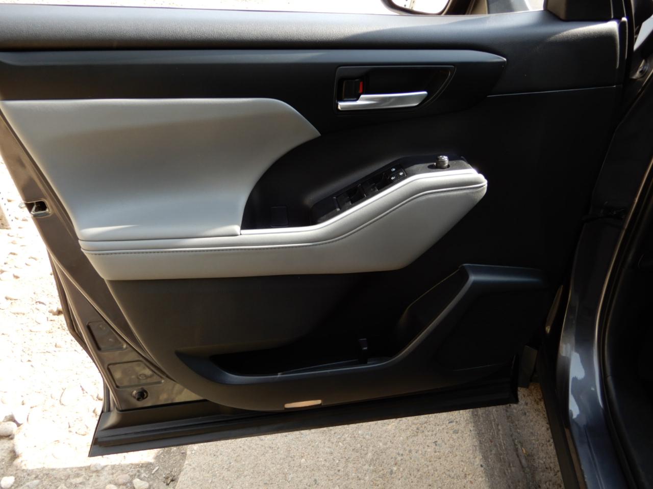 Toyota Highlander XLE AWD (Natl) 2021