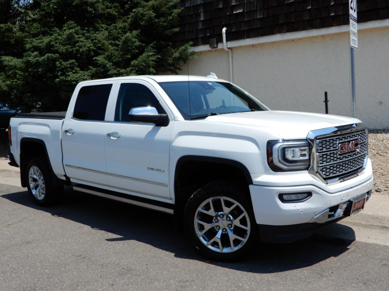 GMC Sierra 1500 4WD Crew Cab 143.5" Denali 2017