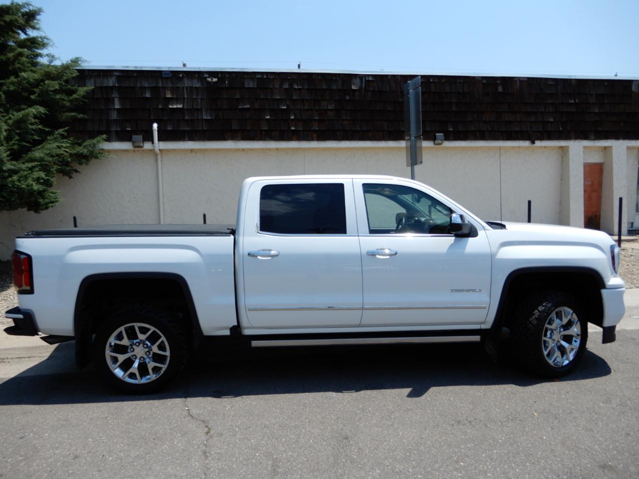 GMC Sierra 1500 4WD Crew Cab 143.5" Denali 2017