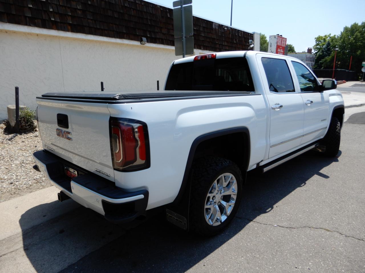 GMC Sierra 1500 4WD Crew Cab 143.5" Denali 2017