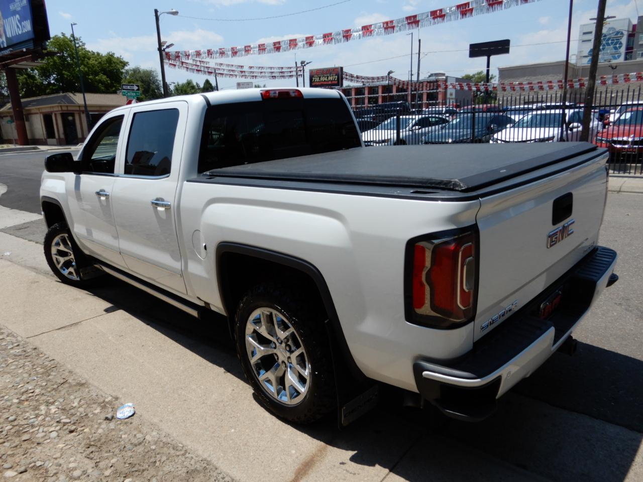 GMC Sierra 1500 4WD Crew Cab 143.5" Denali 2017