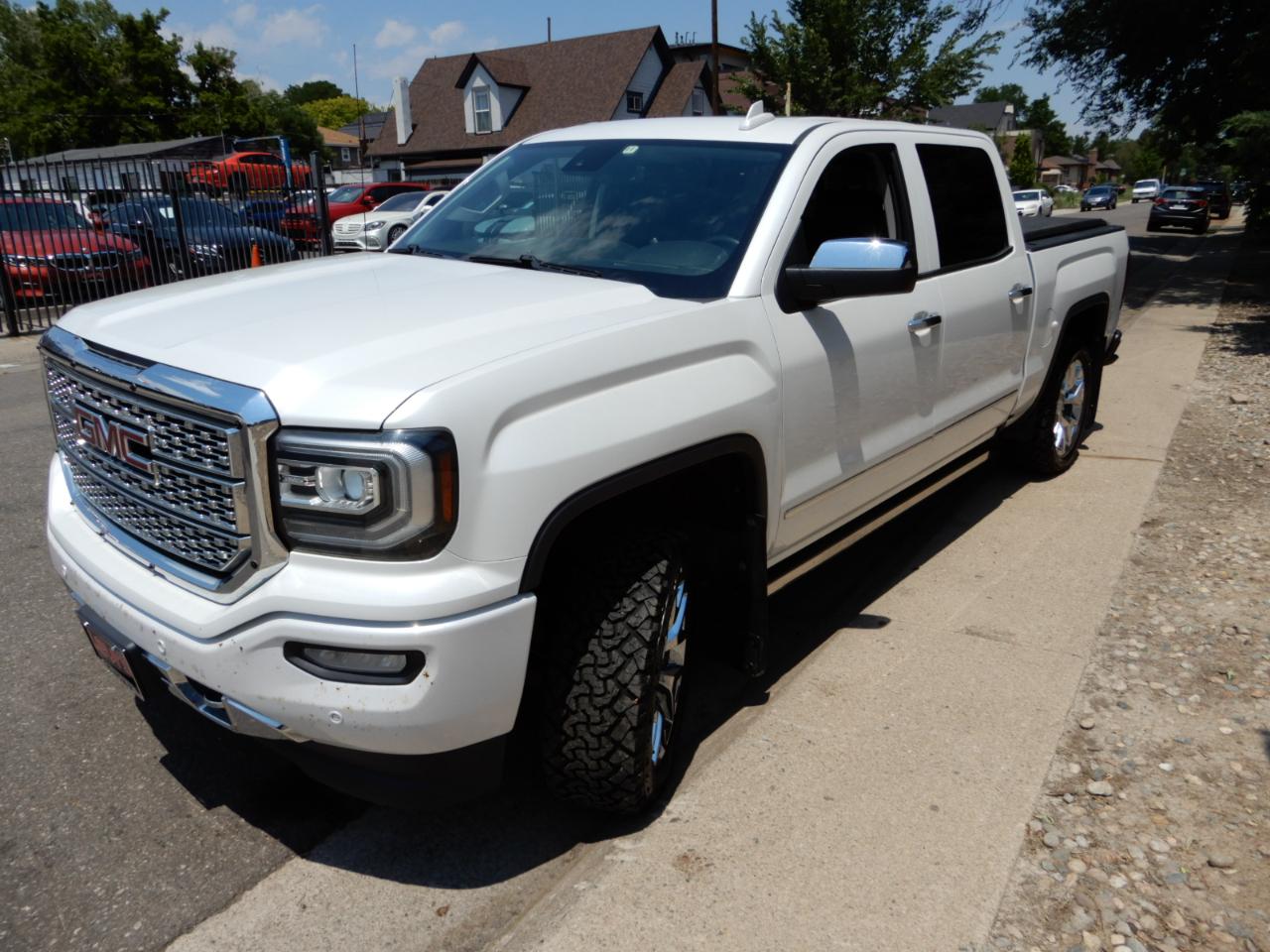 GMC Sierra 1500 4WD Crew Cab 143.5" Denali 2017