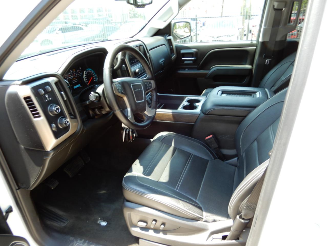 GMC Sierra 1500 4WD Crew Cab 143.5" Denali 2017