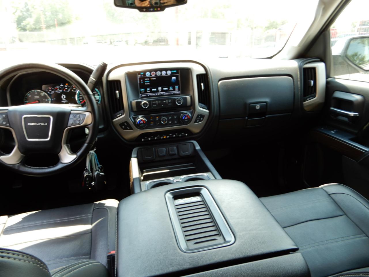 GMC Sierra 1500 4WD Crew Cab 143.5" Denali 2017