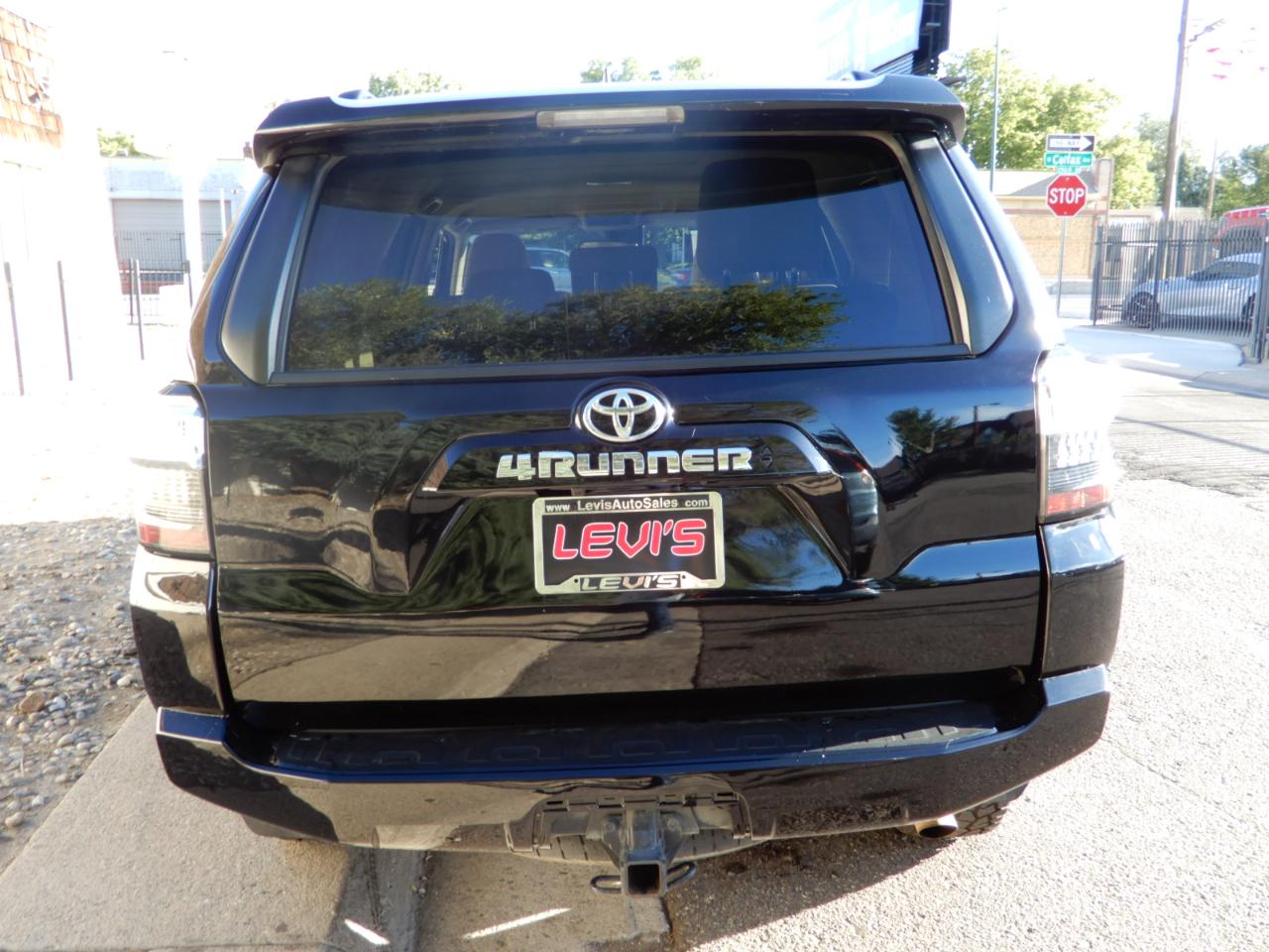 Toyota 4Runner SR5 4WD (Natl) 2022