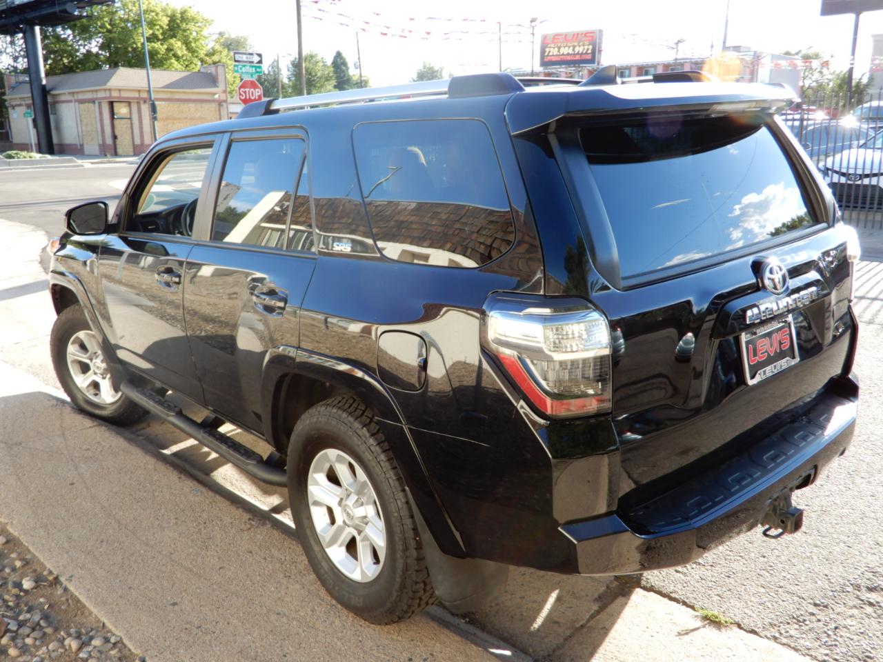 Toyota 4Runner SR5 4WD (Natl) 2022