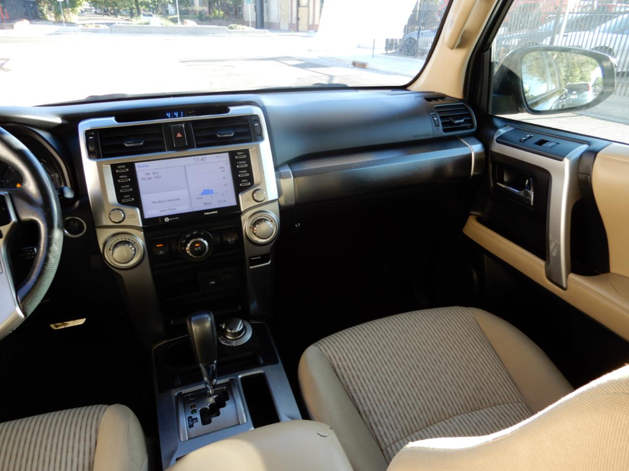 Toyota 4Runner SR5 4WD (Natl) 2022