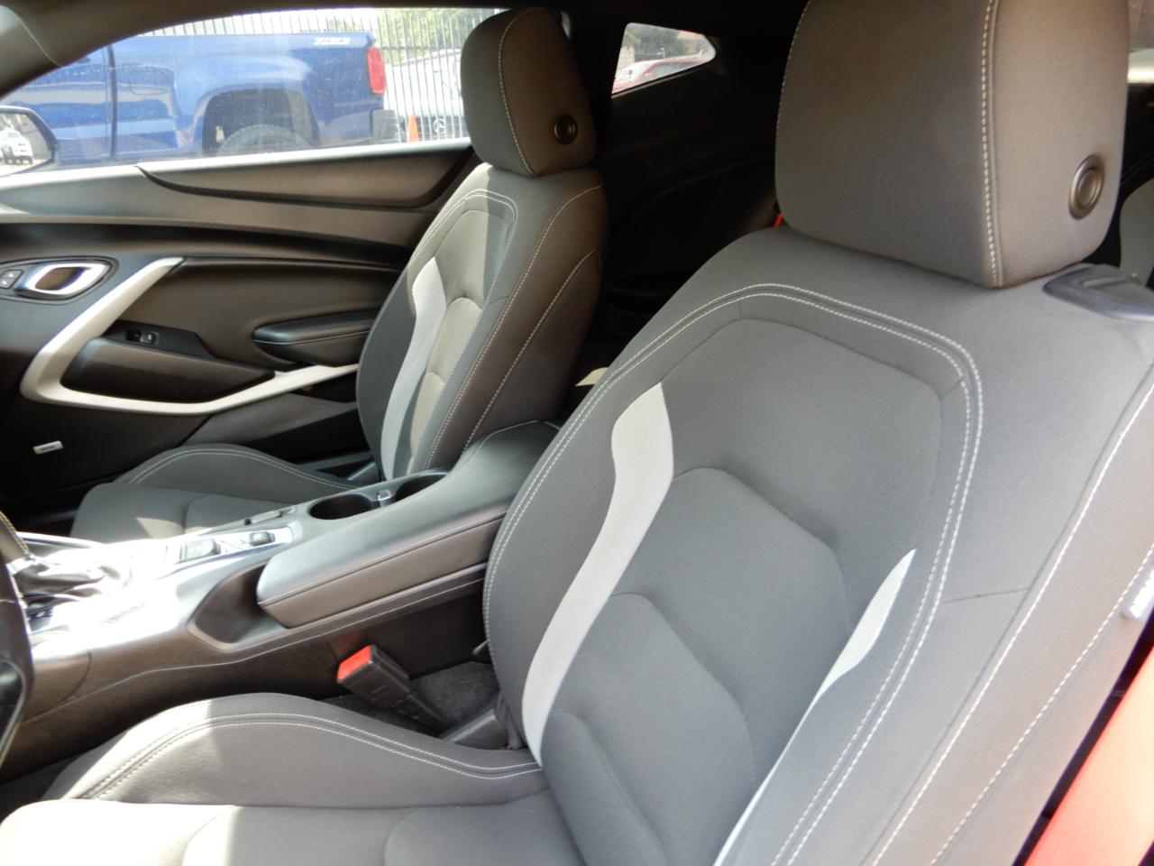 Chevrolet Camaro 2dr Cpe LT1 2021
