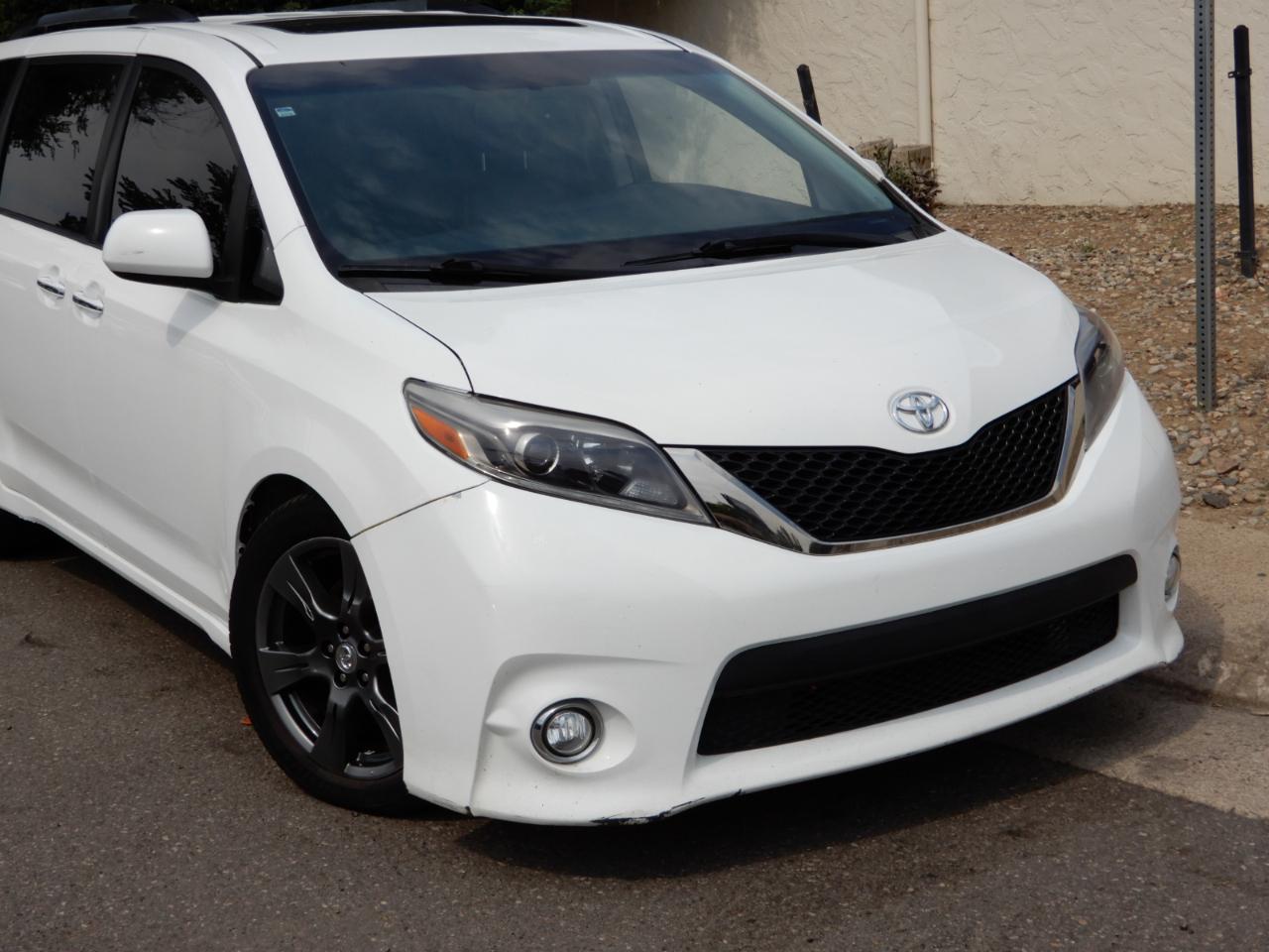 Toyota Sienna SE FWD 8-Passenger (Natl) 2017