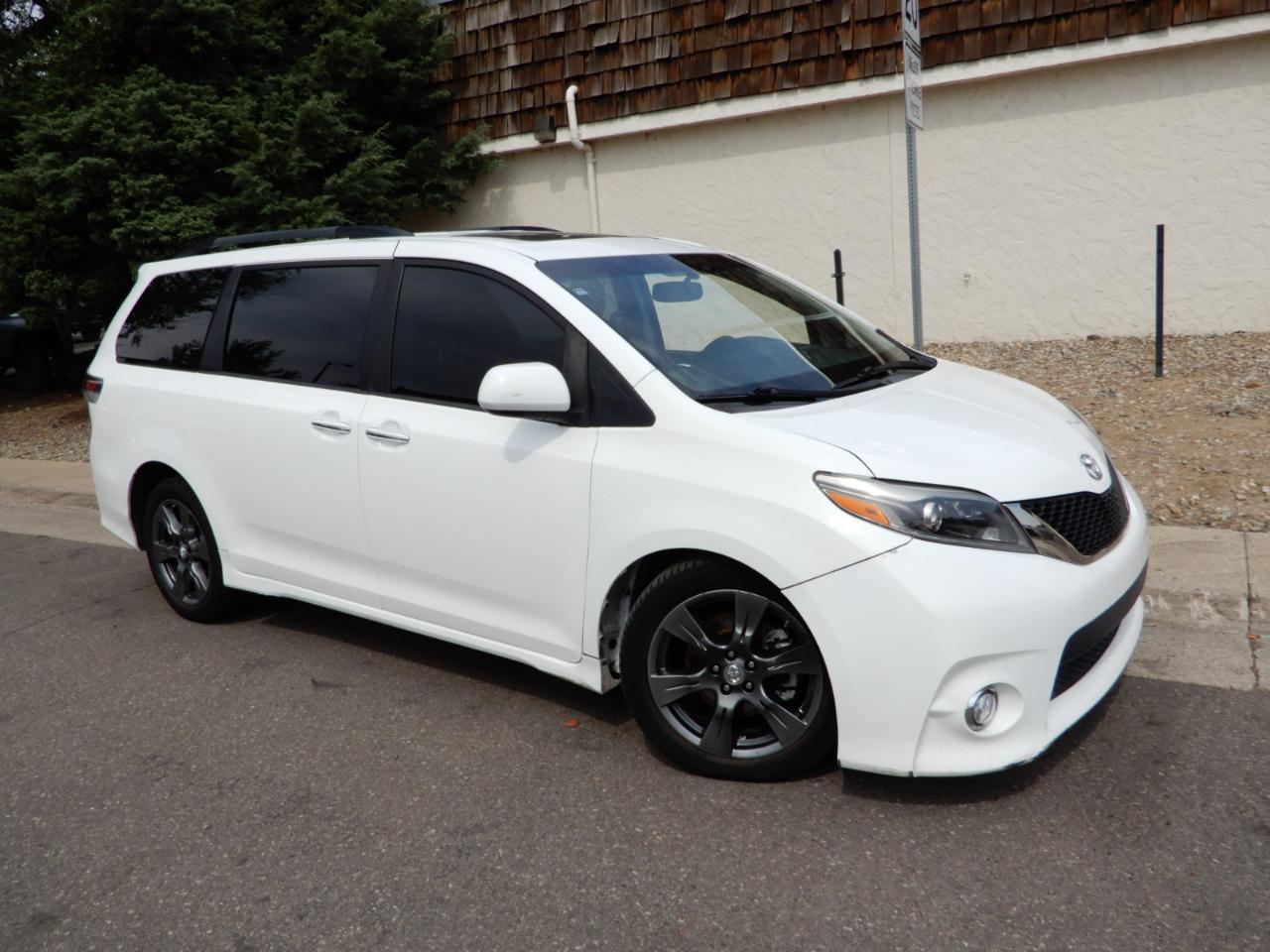 Toyota Sienna SE FWD 8-Passenger (Natl) 2017