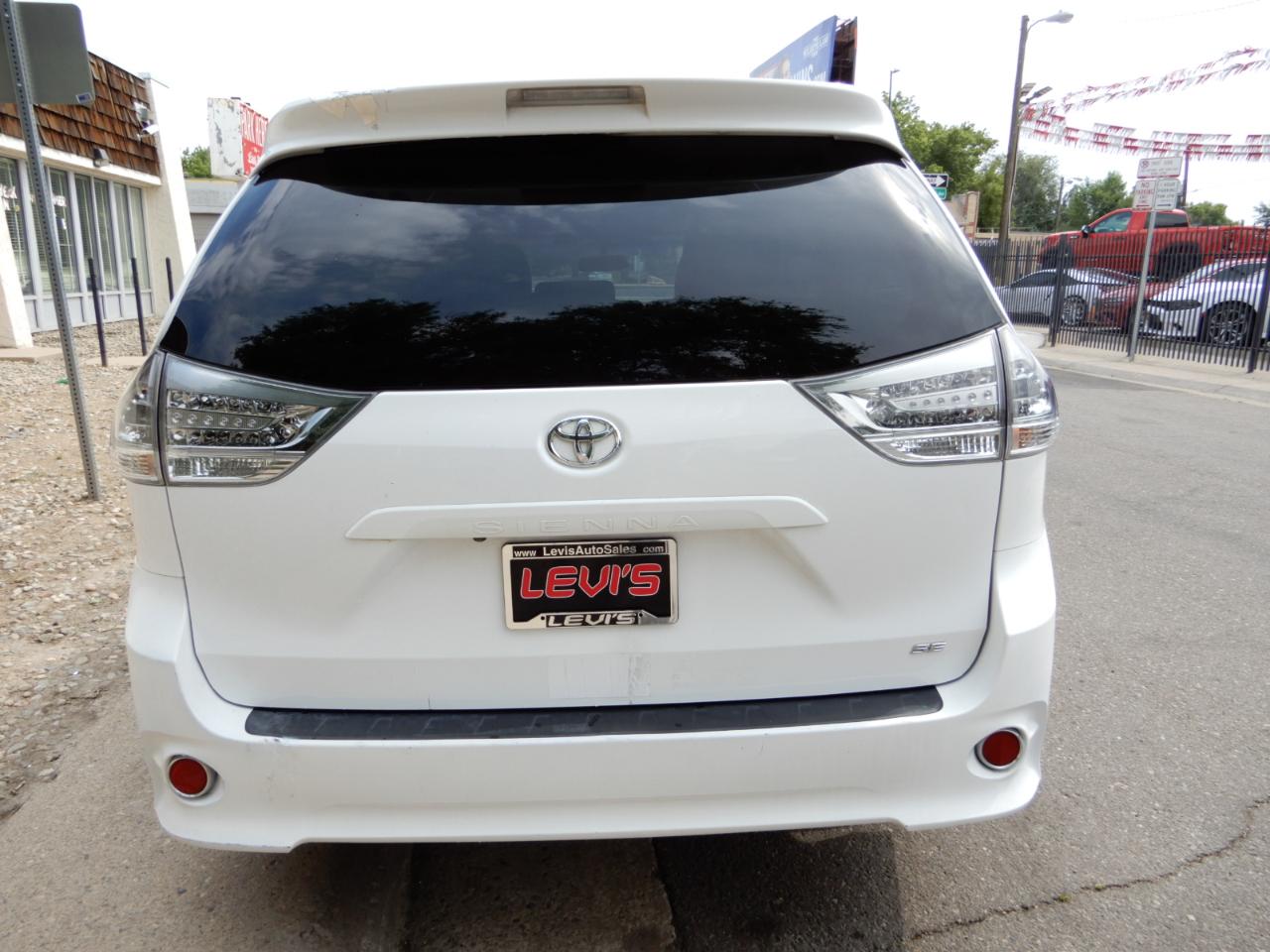 Toyota Sienna SE FWD 8-Passenger (Natl) 2017
