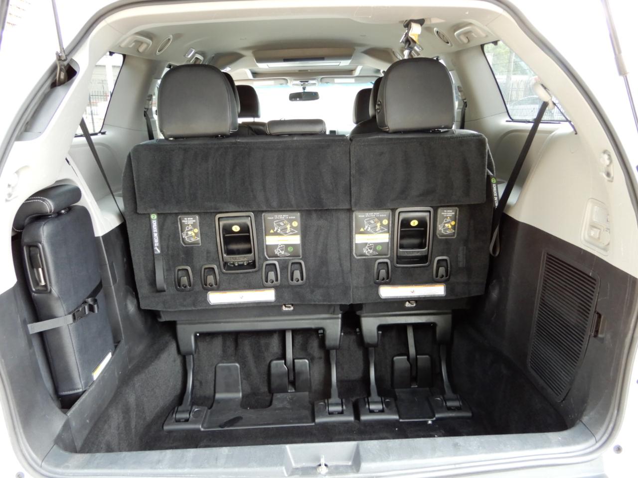 Toyota Sienna SE FWD 8-Passenger (Natl) 2017