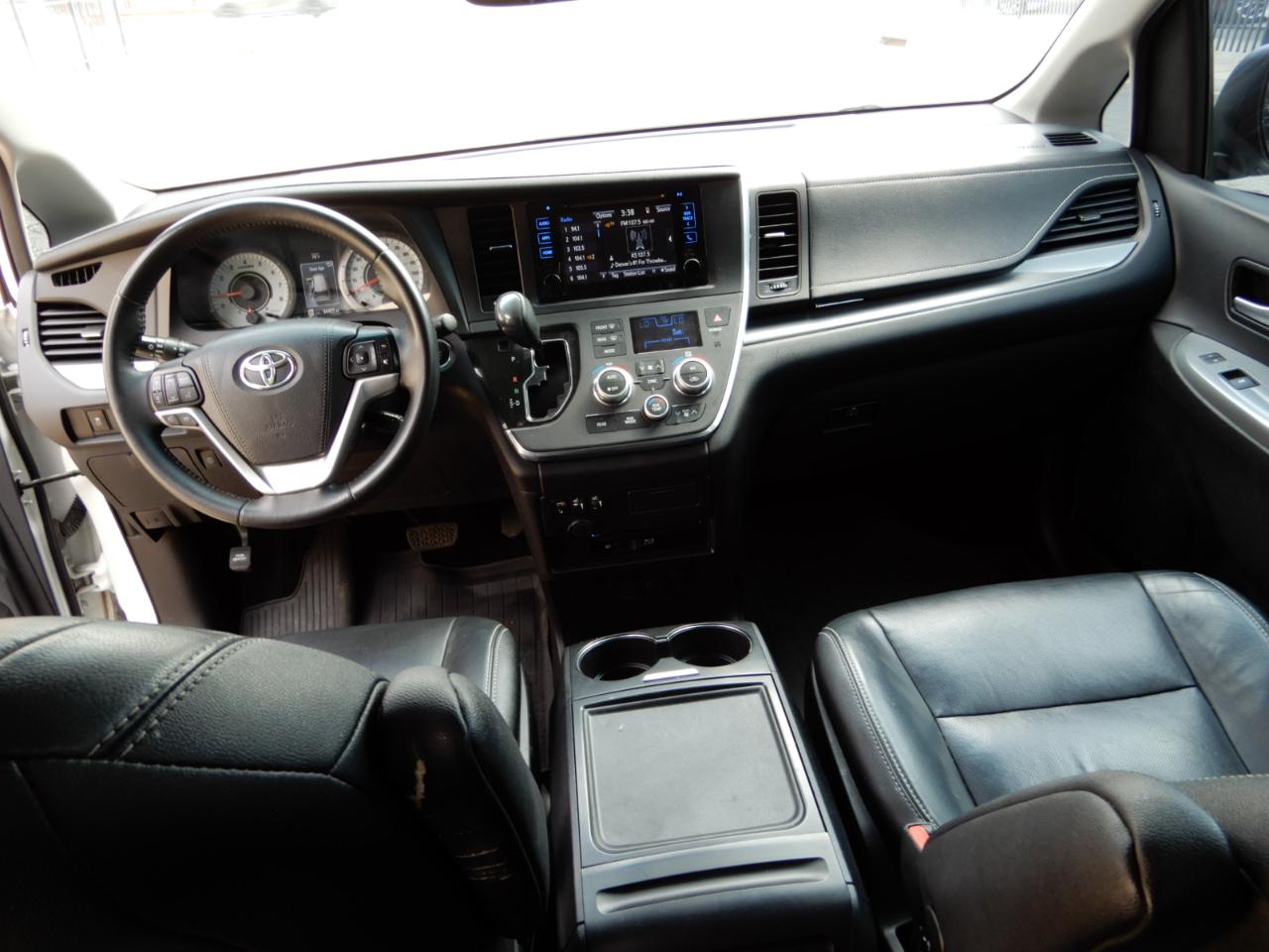 Toyota Sienna SE FWD 8-Passenger (Natl) 2017