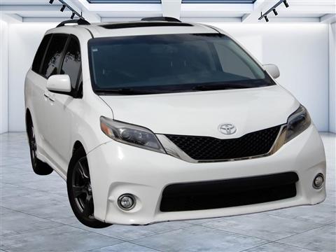 2017 Toyota Sienna SE FWD 8-Passenger (Natl)