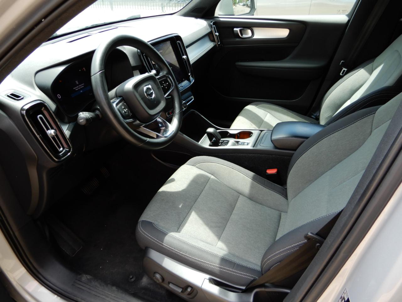 Volvo XC40 B5 AWD Core 2023