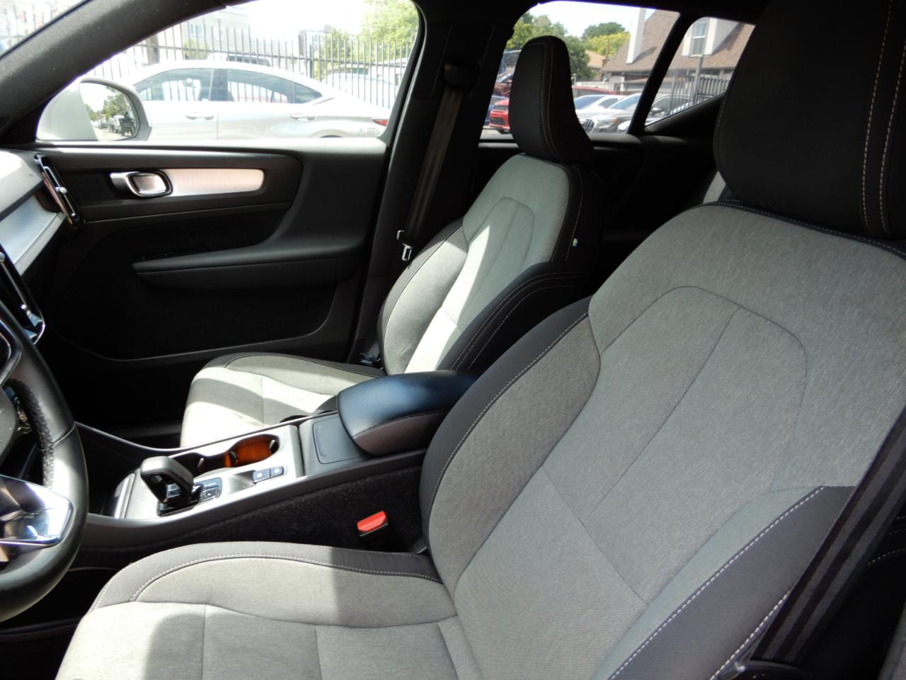 Volvo XC40 B5 AWD Core 2023