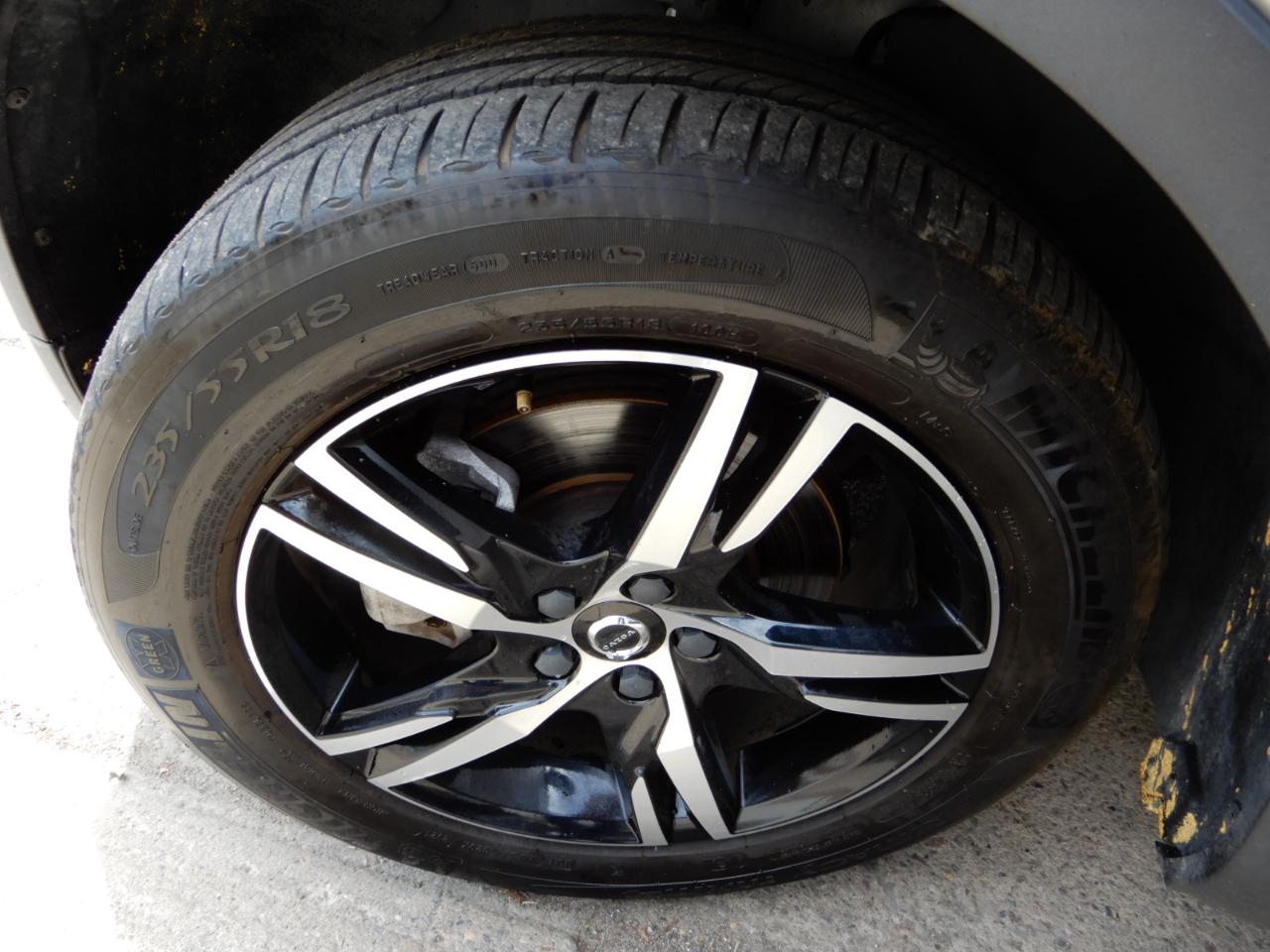 Volvo XC40 B5 AWD Core 2023