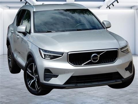 2023 Volvo XC40 B5 AWD Core