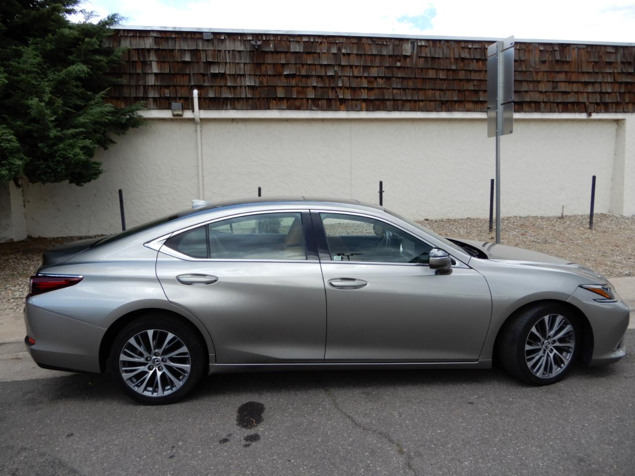 Lexus ES ES 350 FWD 2021