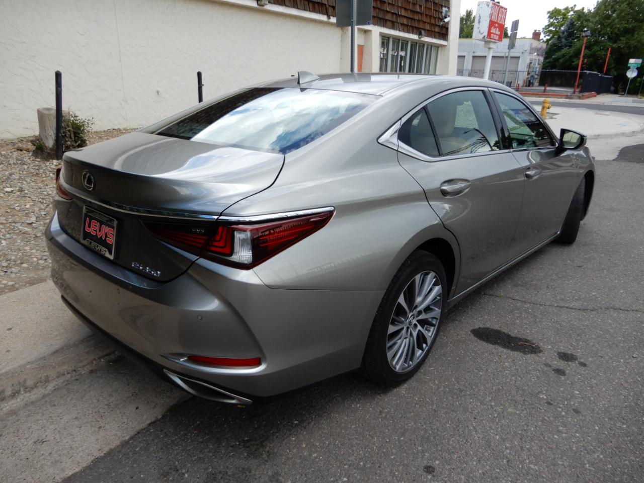 Lexus ES ES 350 FWD 2021