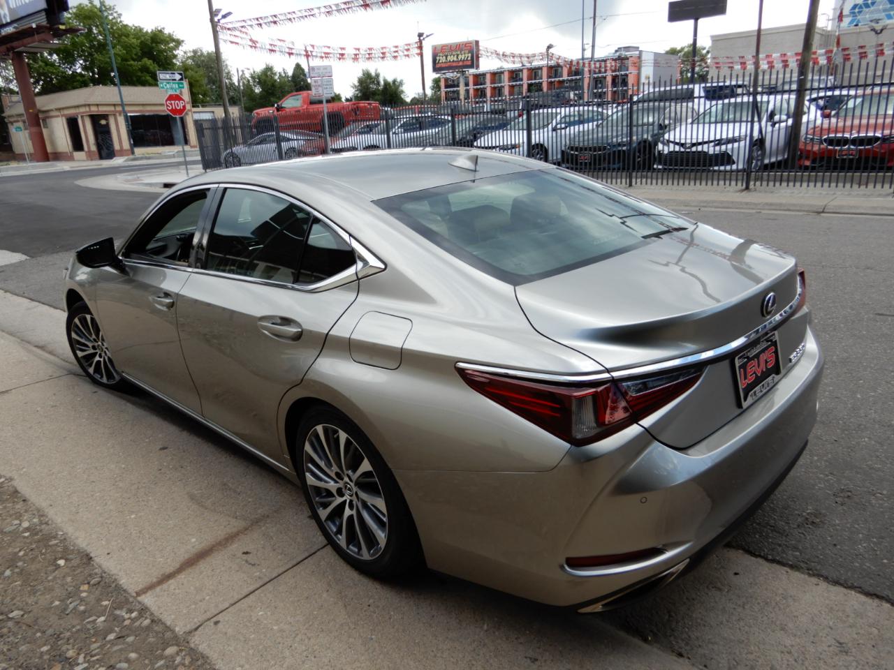 Lexus ES ES 350 FWD 2021