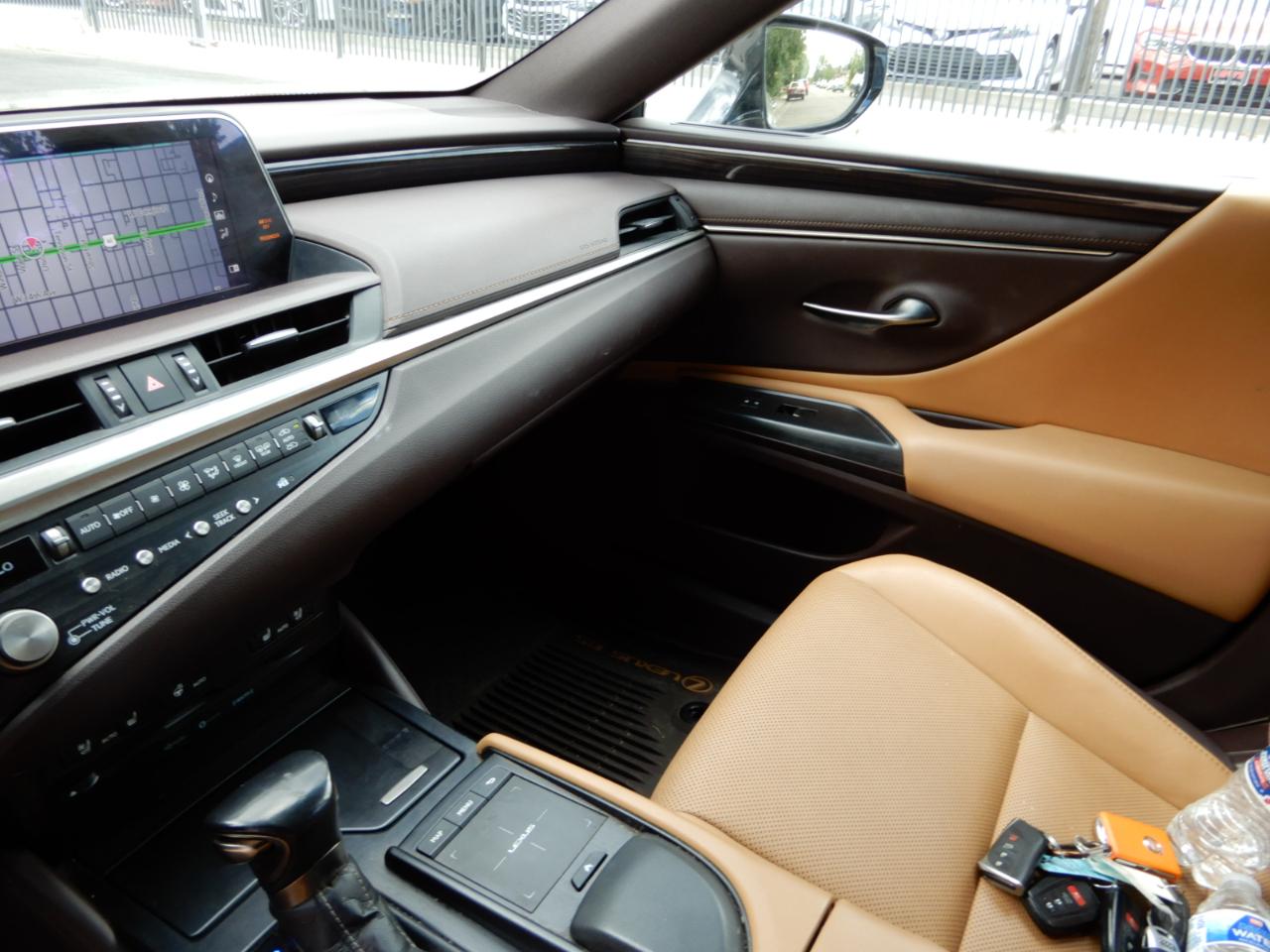 Lexus ES ES 350 FWD 2021