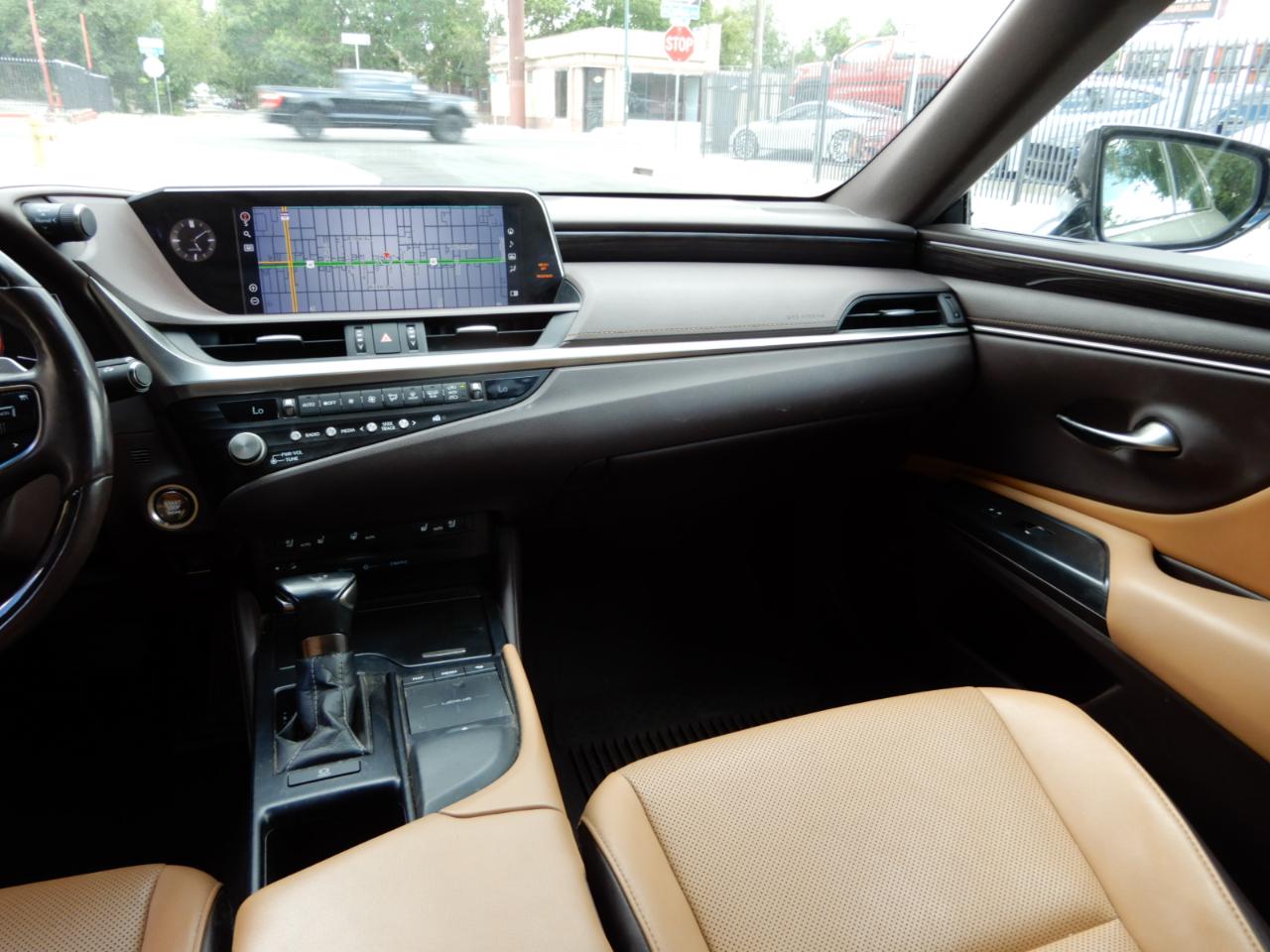 Lexus ES ES 350 FWD 2021