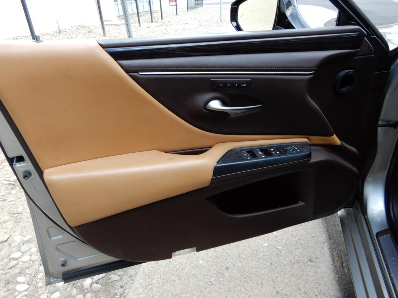 Lexus ES ES 350 FWD 2021