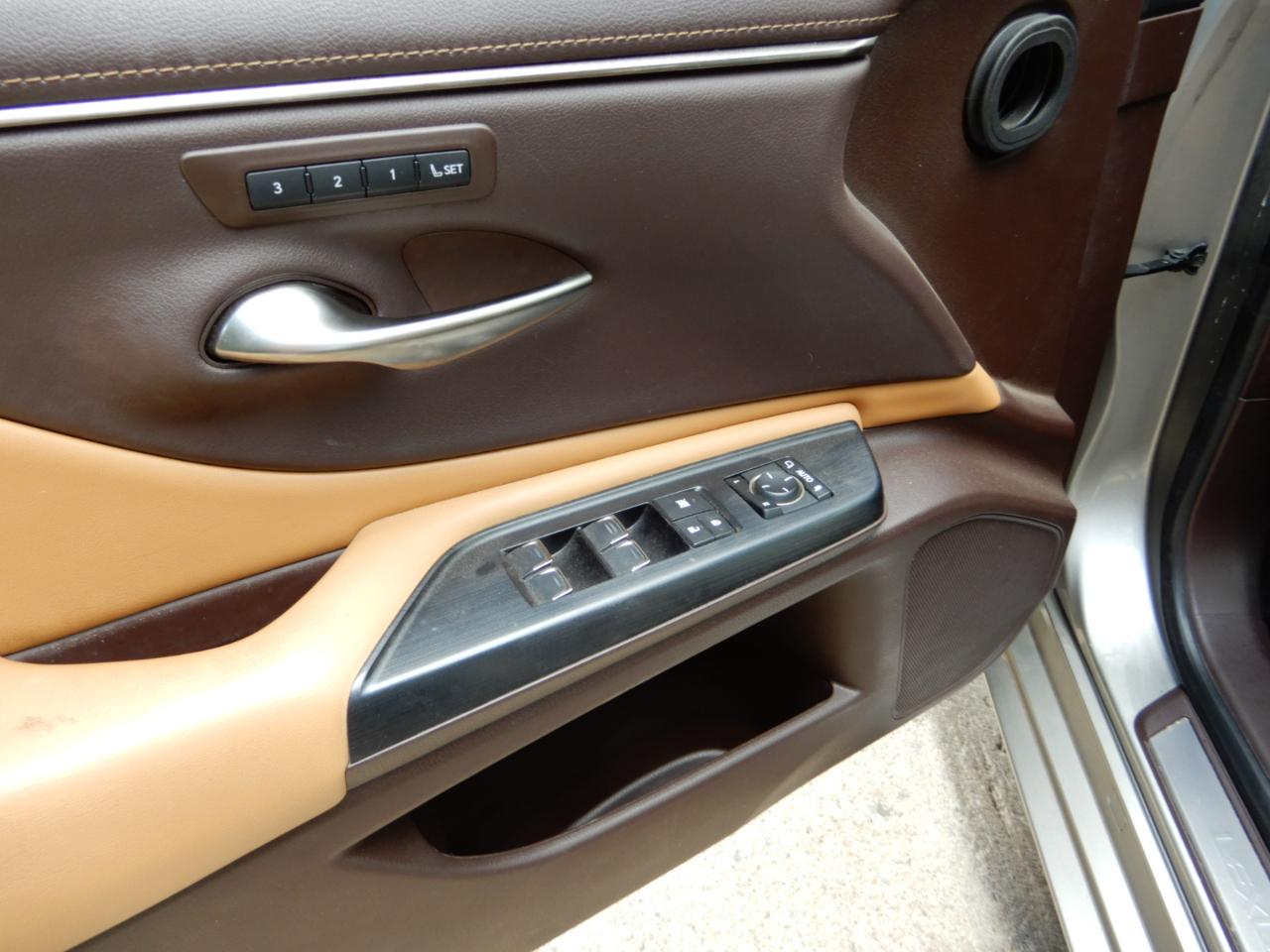 Lexus ES ES 350 FWD 2021